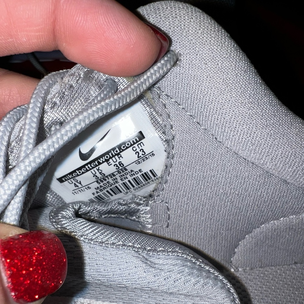 Nike - Picture 5 of 5